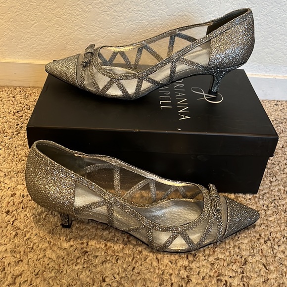 Adrianna Papell Women's Lana Pump, Silver, Size 8.5 - Picture 2 of 6